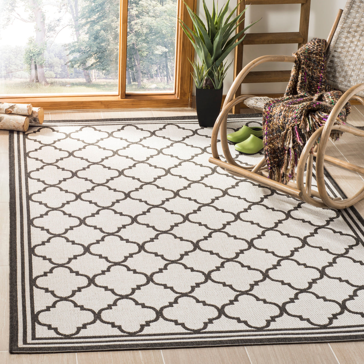 SAFAVIEH Linden Carolynn Indoor/ Outdoor Patio Backyard Rug