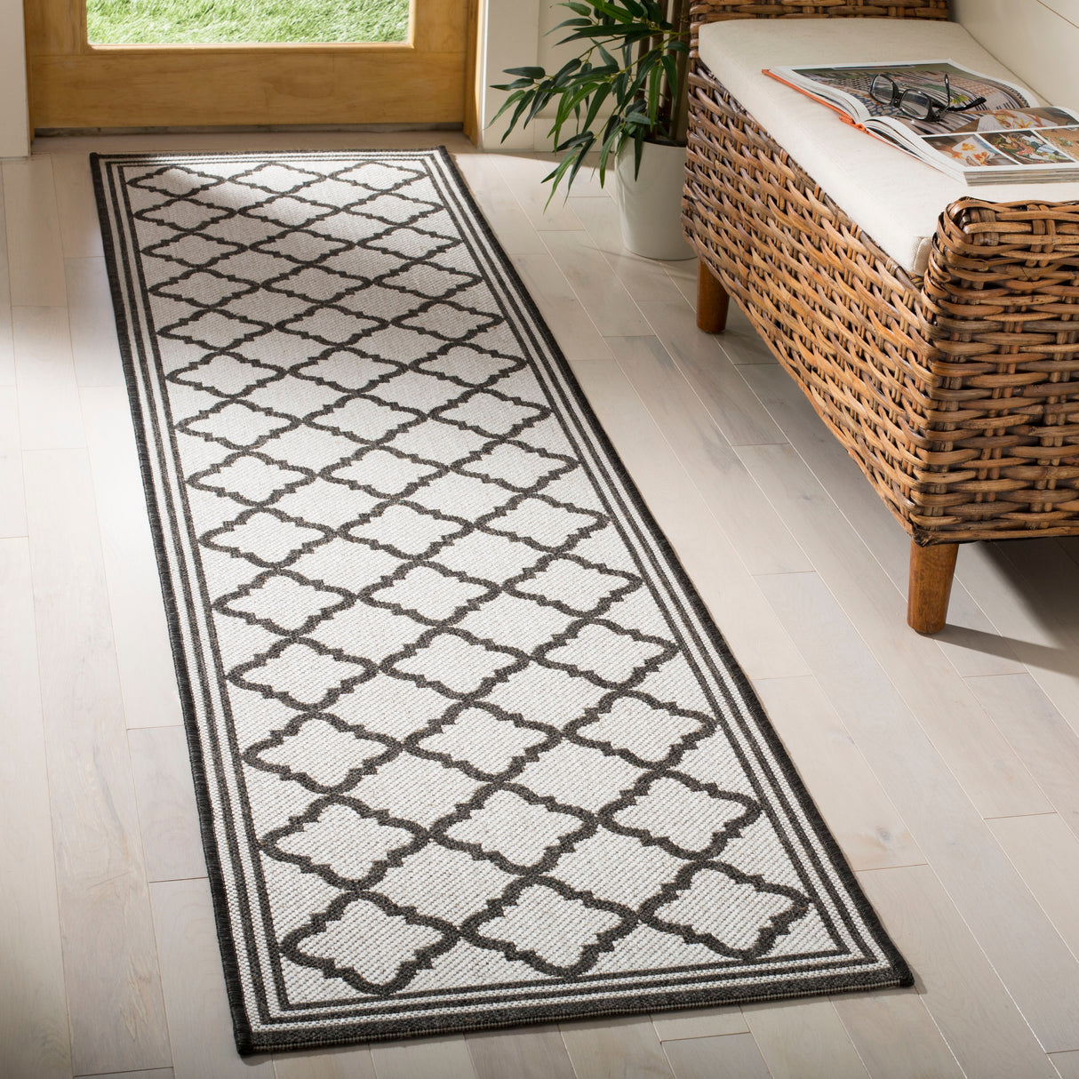 SAFAVIEH Linden Carolynn Indoor/ Outdoor Patio Backyard Rug