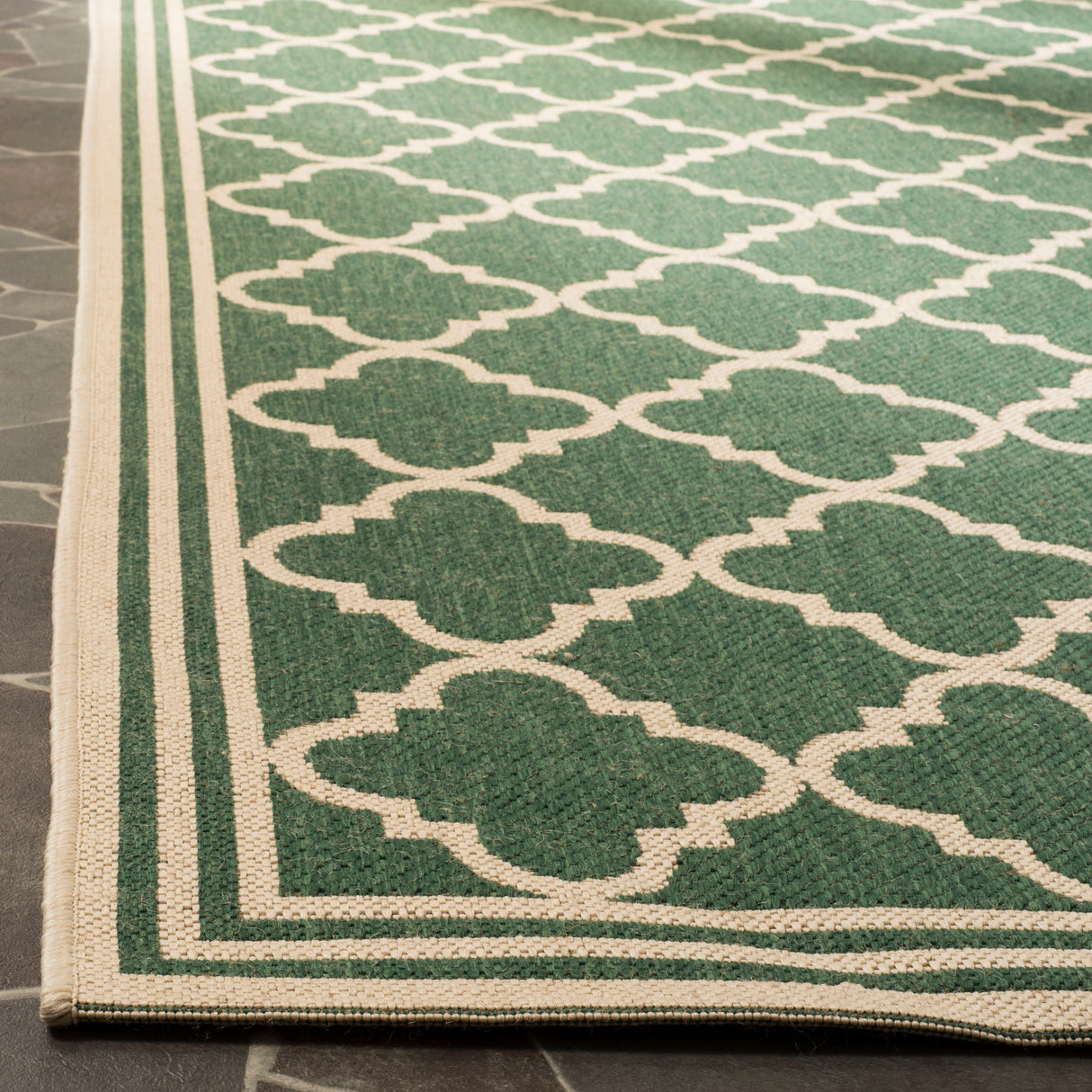 SAFAVIEH Linden Carolynn Indoor/ Outdoor Patio Backyard Rug