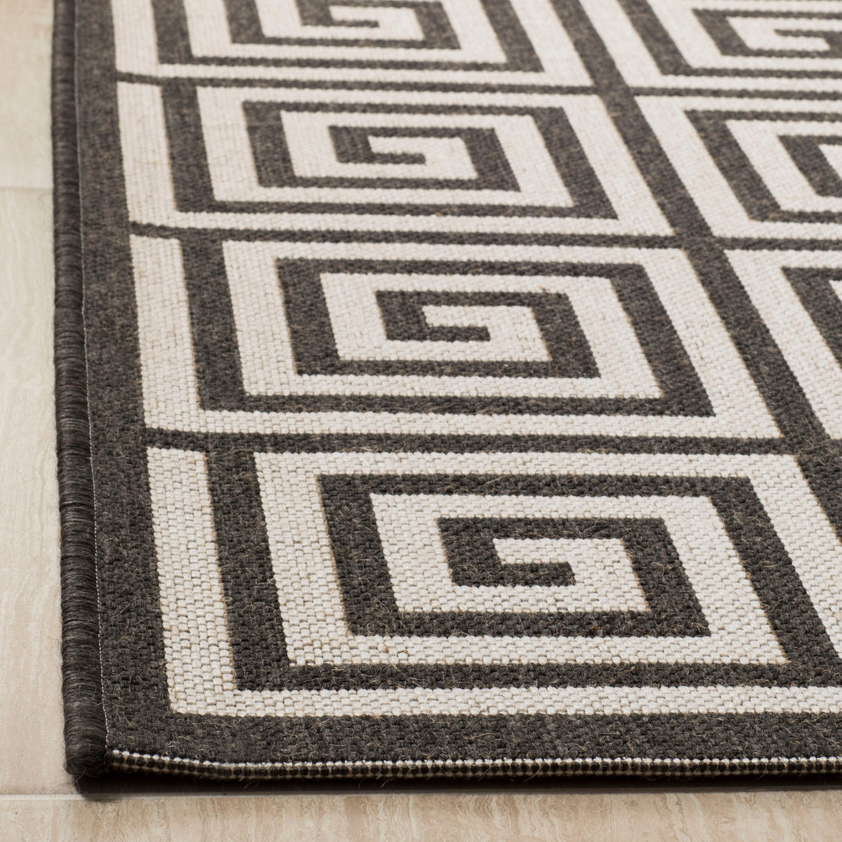 SAFAVIEH Linden Cathy Indoor/ Outdoor Waterproof Patio Backyard Rug