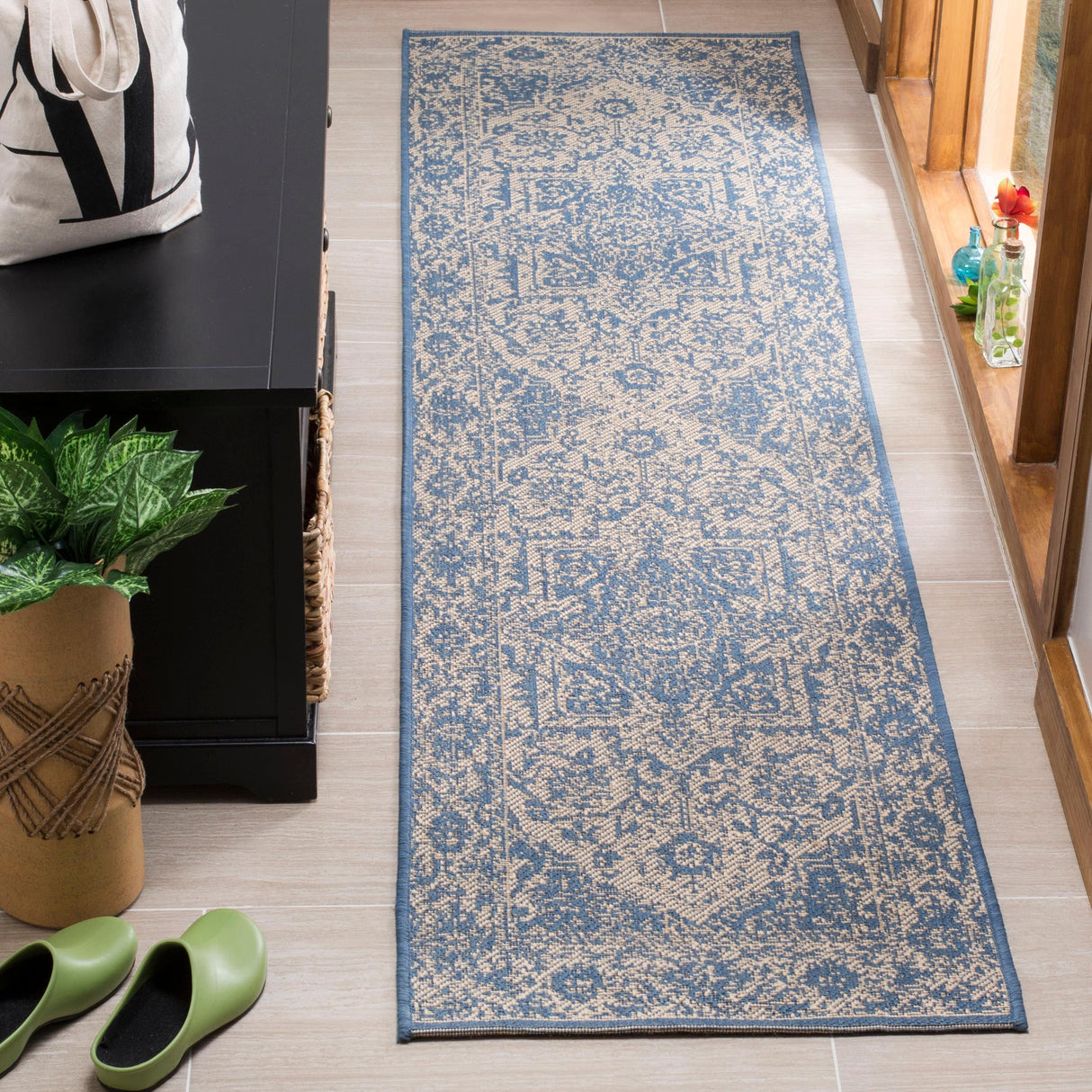 SAFAVIEH Linden Karol Indoor/ Outdoor Waterproof Patio Backyard Rug