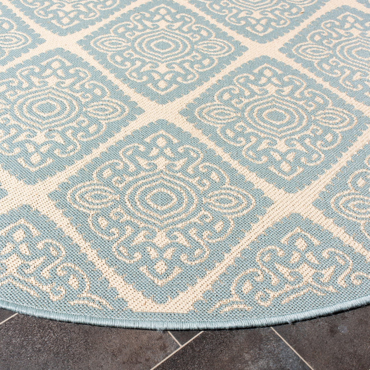 SAFAVIEH Linden Sharron Indoor/ Outdoor Waterproof Patio Backyard Rug