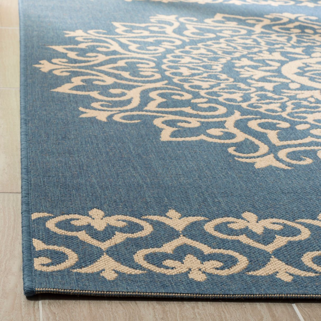 SAFAVIEH Linden Sotira Indoor/ Outdoor Waterproof Patio Backyard Rug