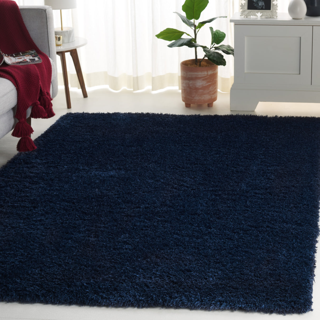 SAFAVIEH Lindsay Shag Luann Contemporary Rug