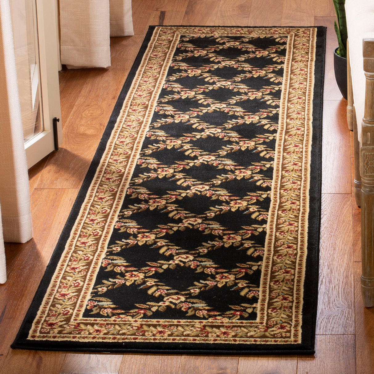 SAFAVIEH Lyndhurst Arenda Traditional Oriental Trellis Rug