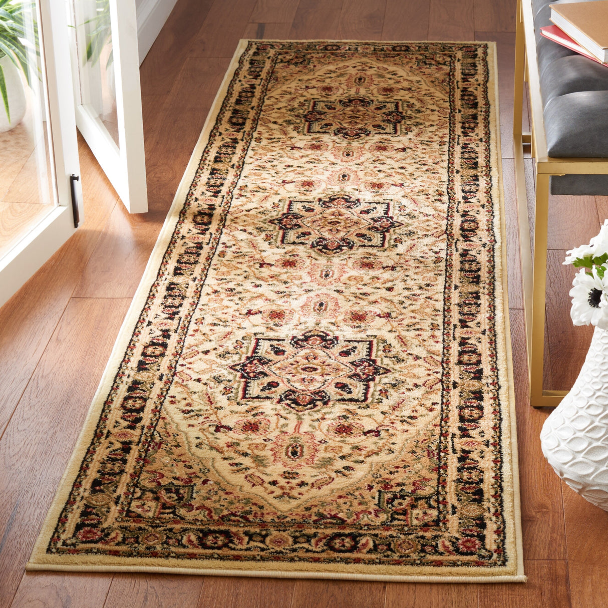 SAFAVIEH Lyndhurst Laquita Traditional Oriental Medallion Rug