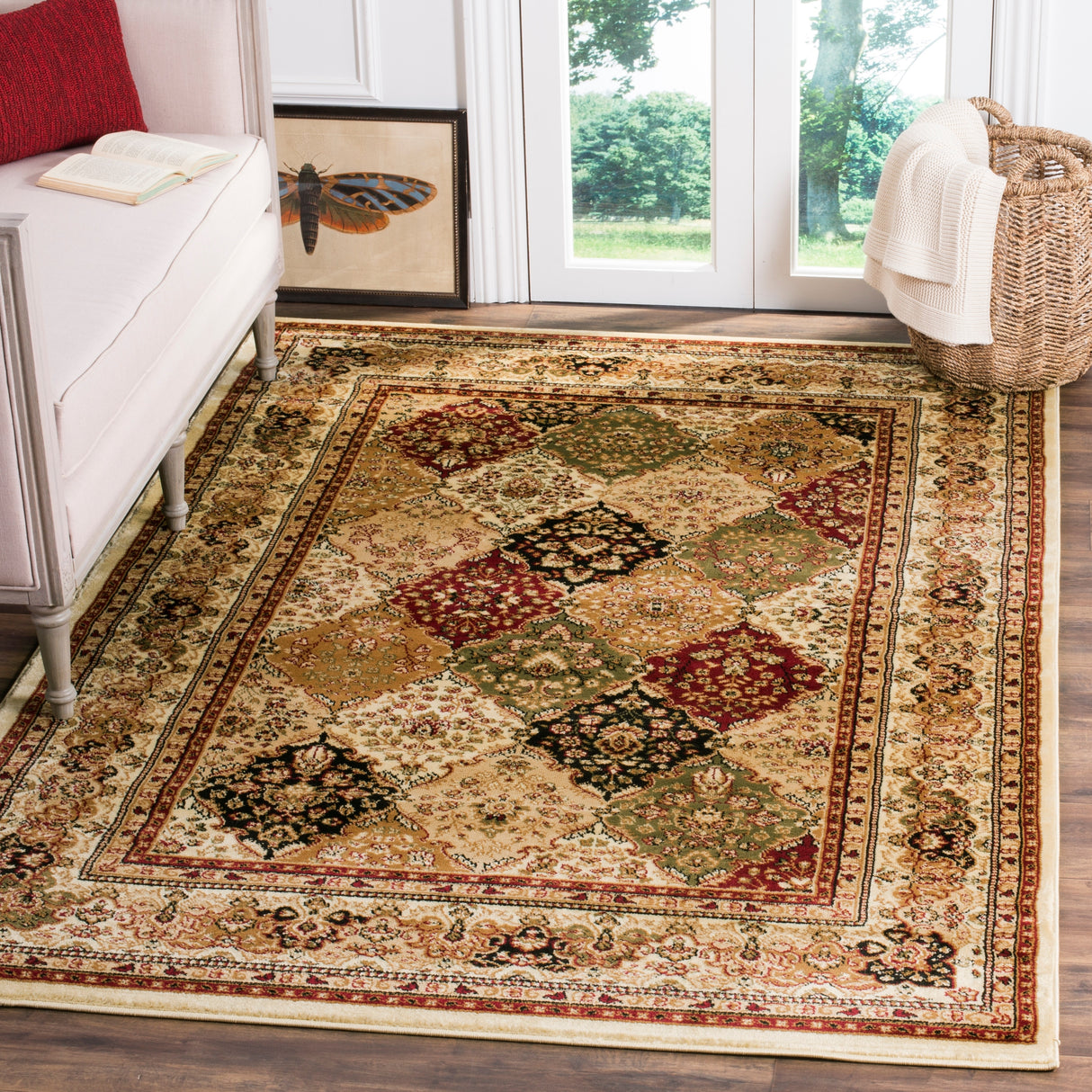 SAFAVIEH Lyndhurst Lyndy Traditional Oriental Rug