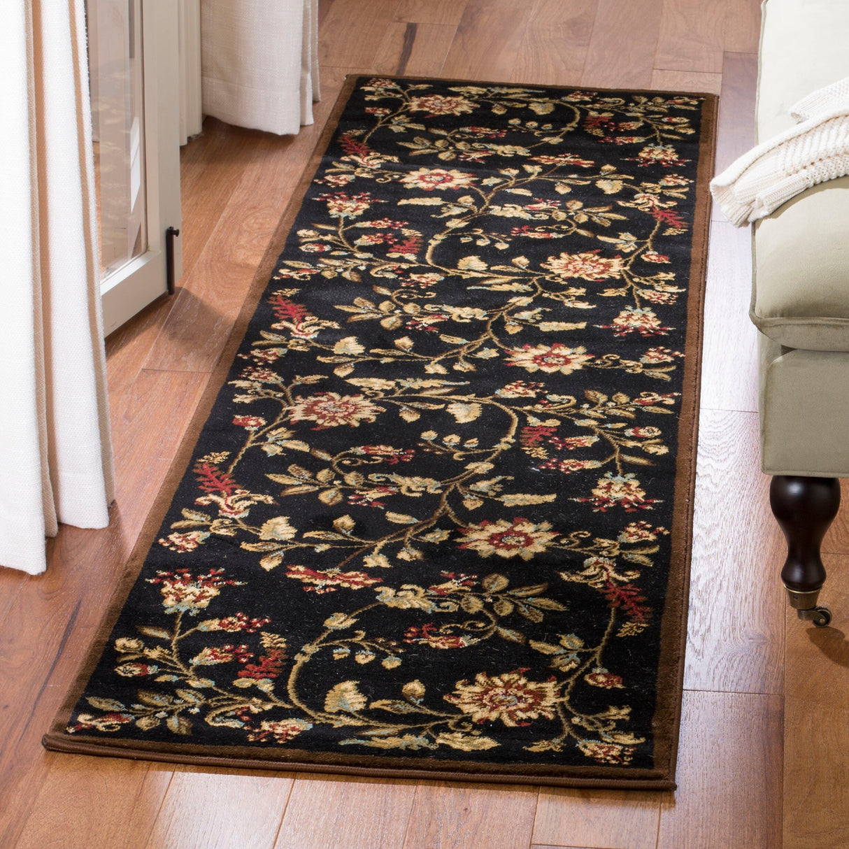 SAFAVIEH Lyndhurst Nazaria Traditional Floral Rug