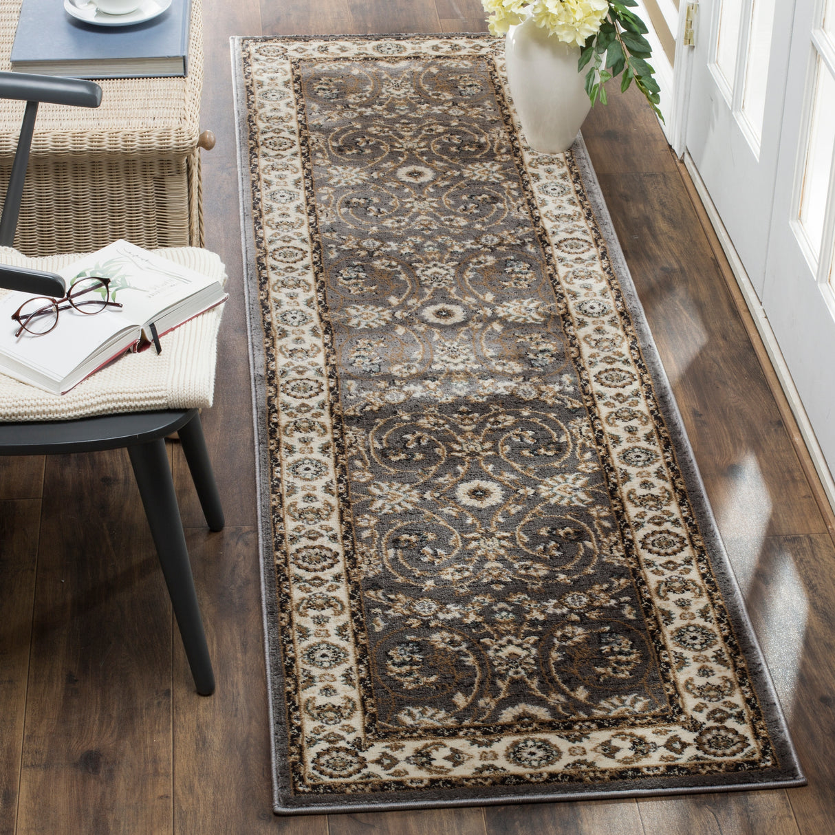 SAFAVIEH Lyndhurst Sydell Traditional Oriental Rug