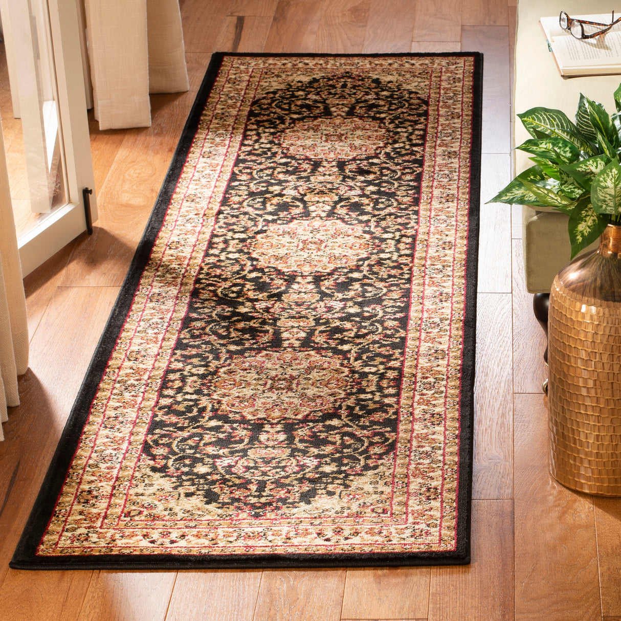 SAFAVIEH Lyndhurst Trudy Traditional Oriental Rug