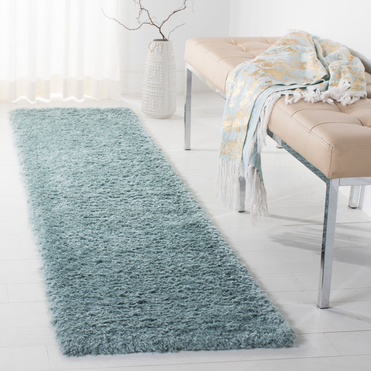 SAFAVIEH Madrid Shag Soledad Solid 2-inch Thick Rug