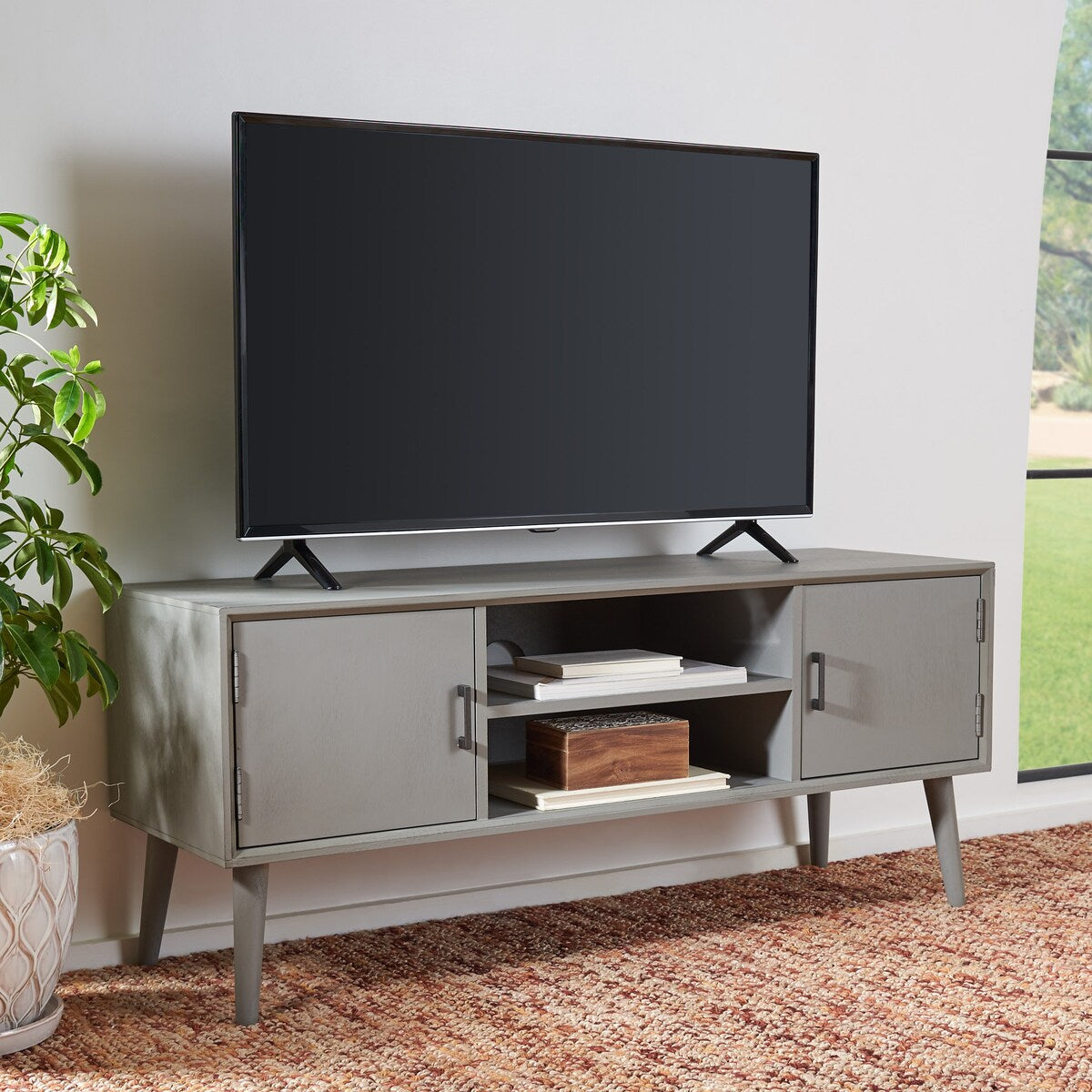 SAFAVIEH Maegan Mid-Century 47-inch Storage Media TV Stand - 47.3" W x 15.8" L x 20" H - 47Wx16Dx20H