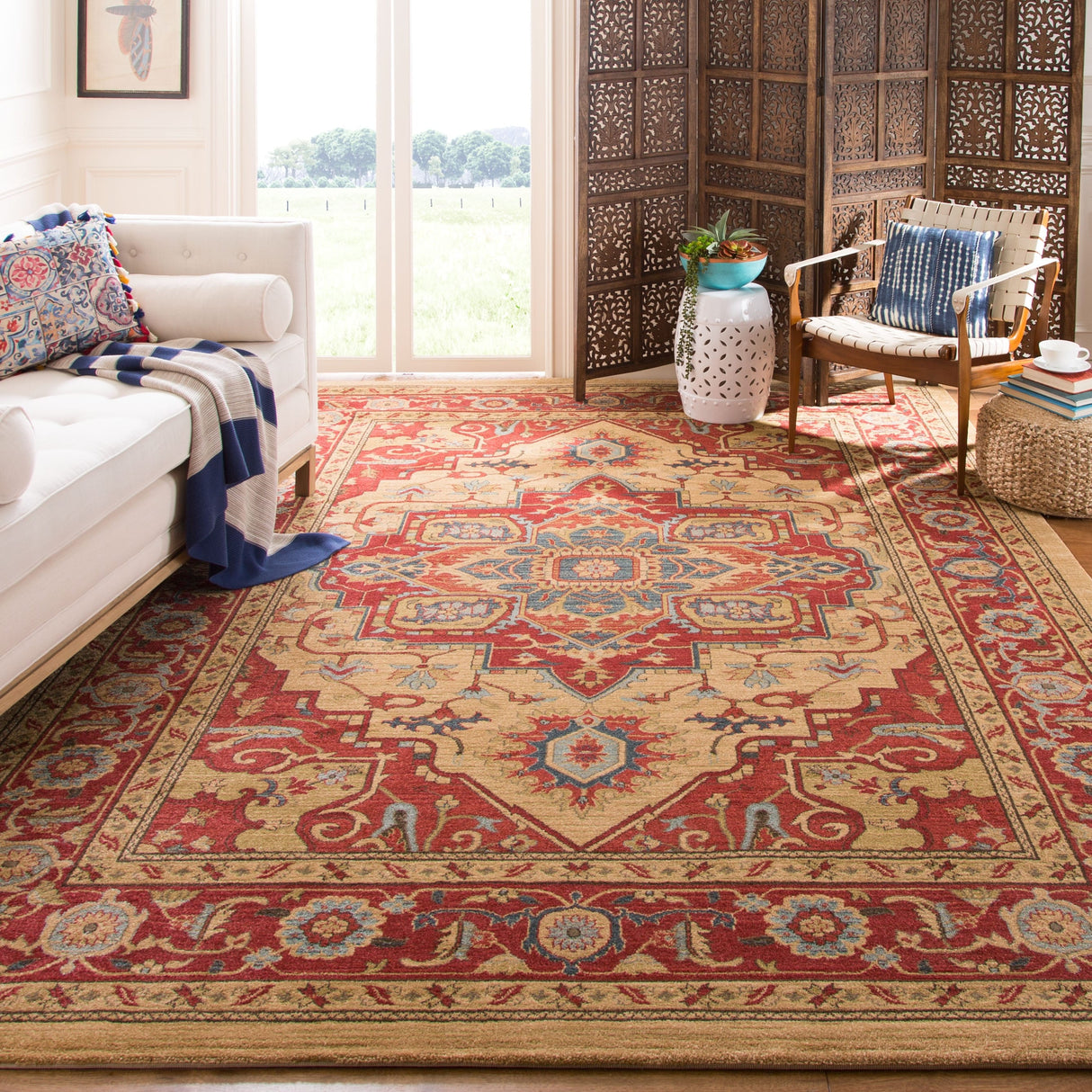 SAFAVIEH Mahal Beverley Traditional Grandeur Red/ Natural Rug