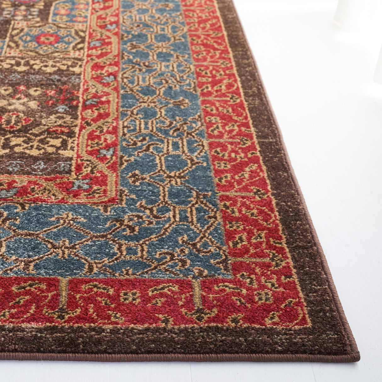 SAFAVIEH Mahal Carlene Traditional Oriental Rug