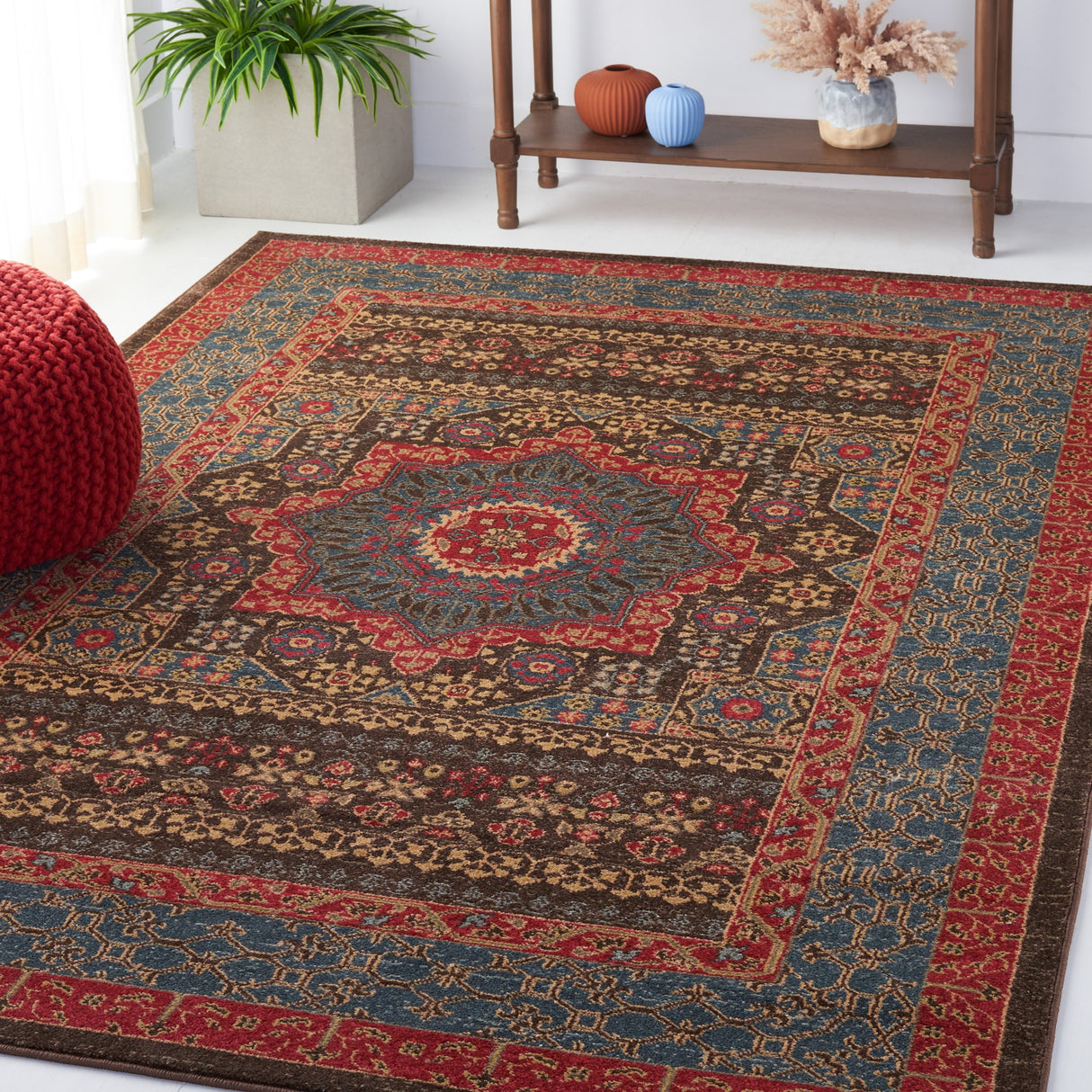 SAFAVIEH Mahal Carlene Traditional Oriental Rug