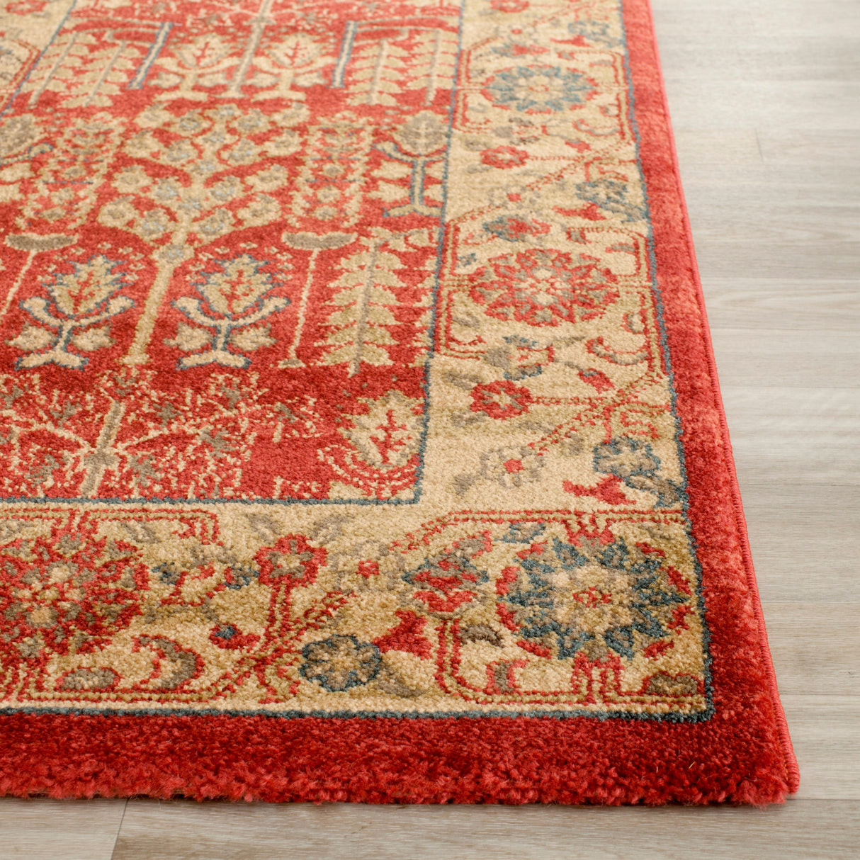 SAFAVIEH Mahal Laurene Traditional Oriental Rug