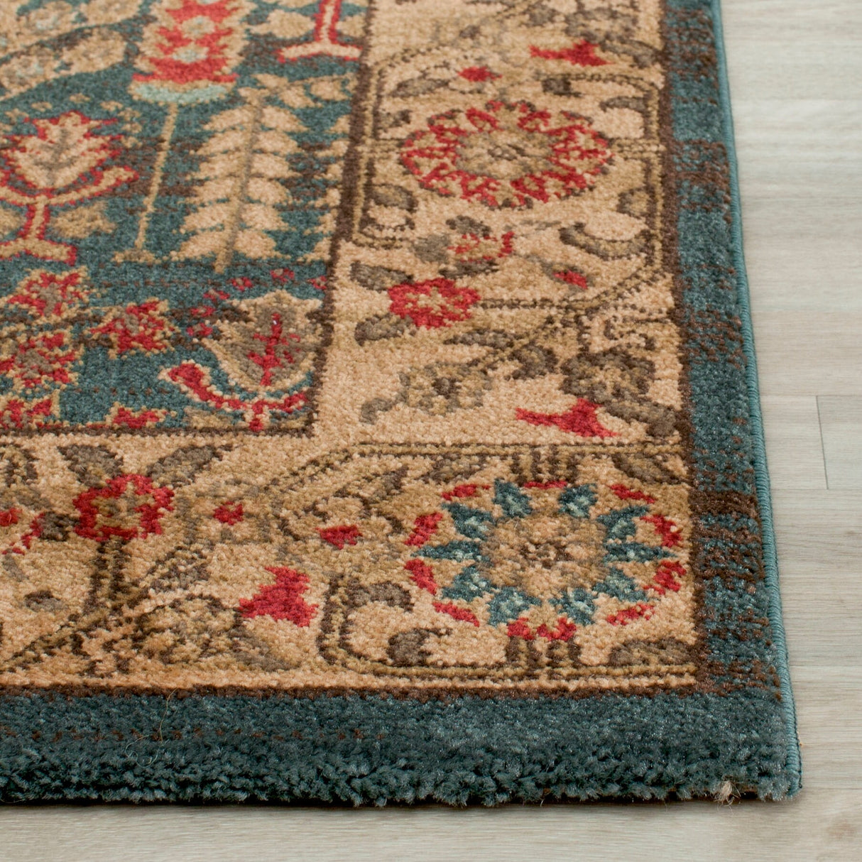 SAFAVIEH Mahal Laurene Traditional Oriental Rug