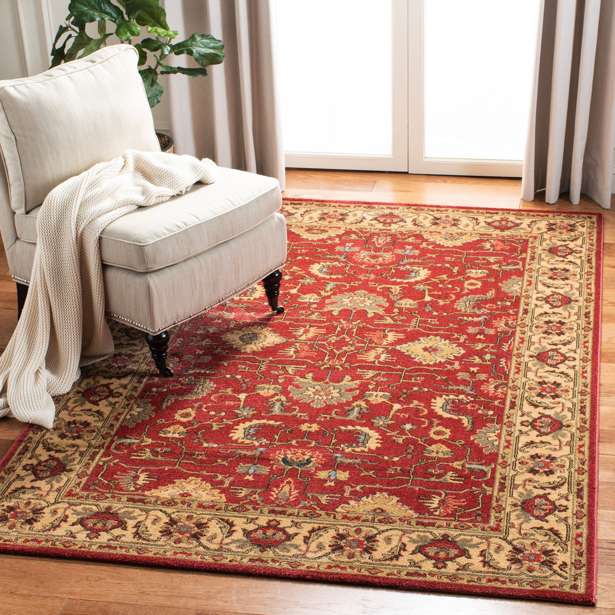 SAFAVIEH Mahal Marilynn Traditional Oriental Rug