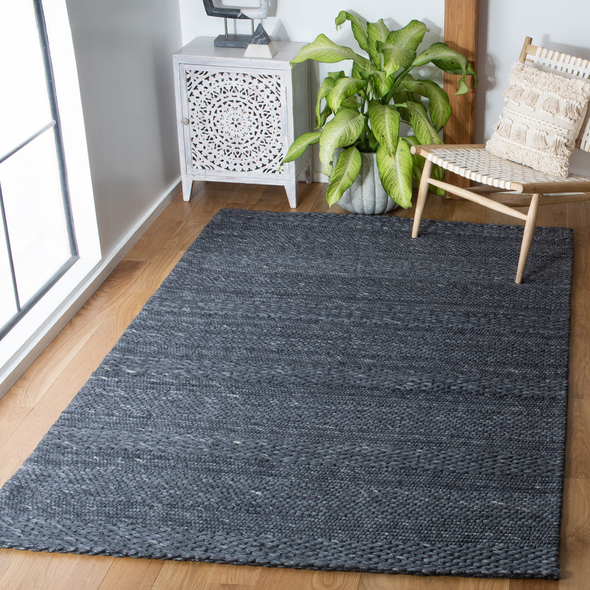 SAFAVIEH Marbella Kevser Wool Rug