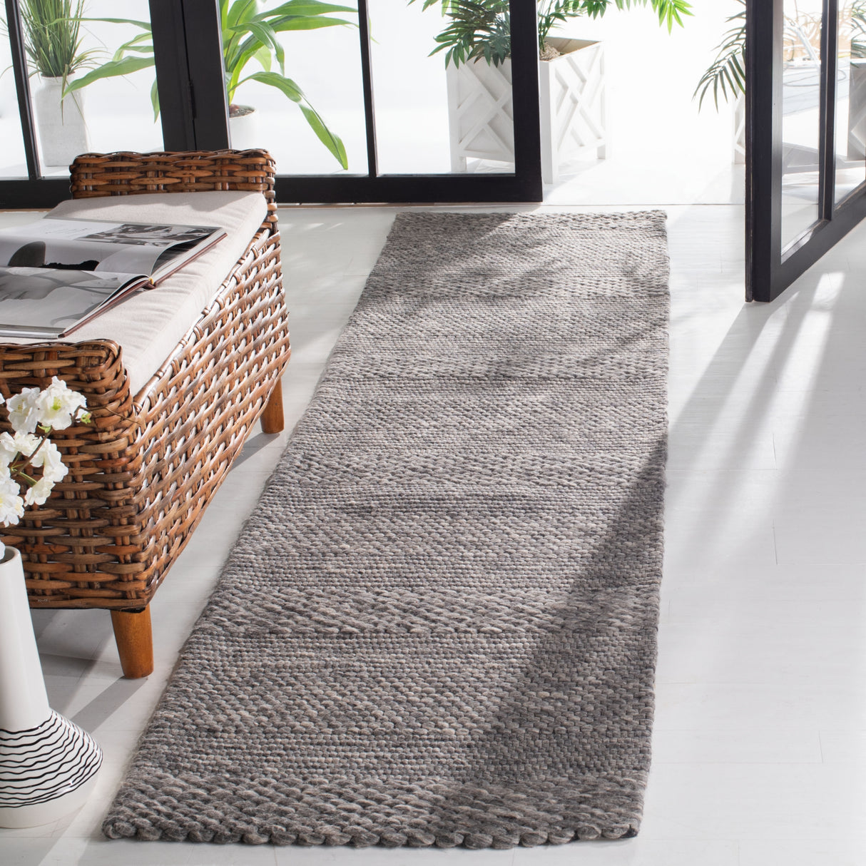 SAFAVIEH Marbella Kevser Wool Rug