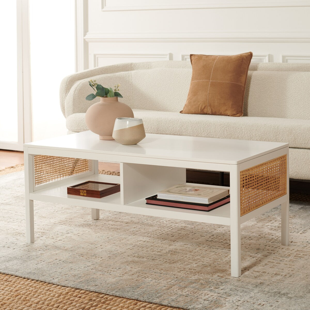 SAFAVIEH Marianna Coffee Table - 42" L x 22" D x 18" H - 42Wx22Dx18H