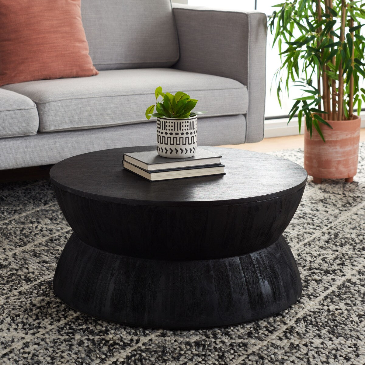 SAFAVIEH Mattye Modern Contemporary Round Coffee Table. - 30" W x 30" L x 14" H - 30Wx30Dx14H