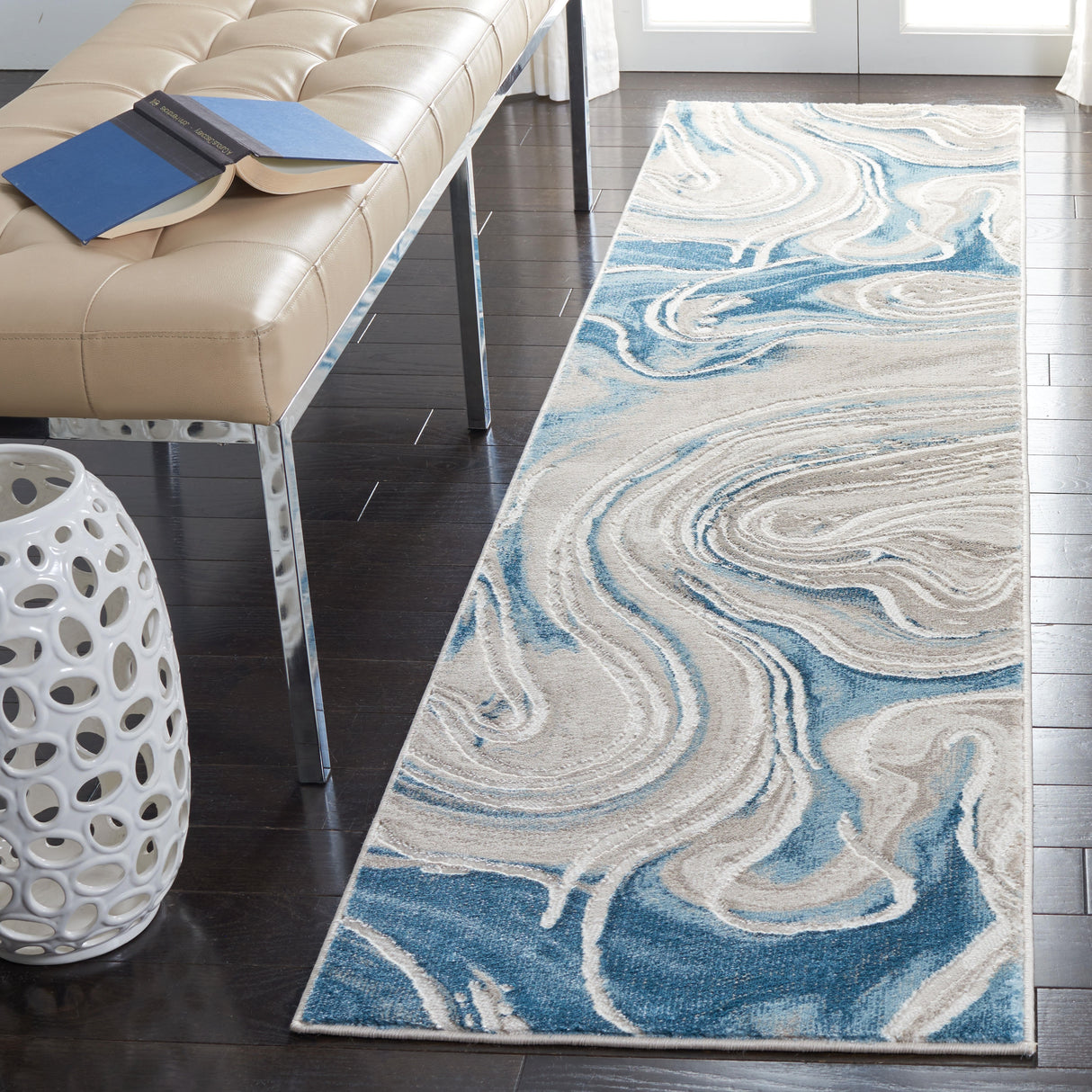 SAFAVIEH Meadow Brighid Modern Abstract Rug