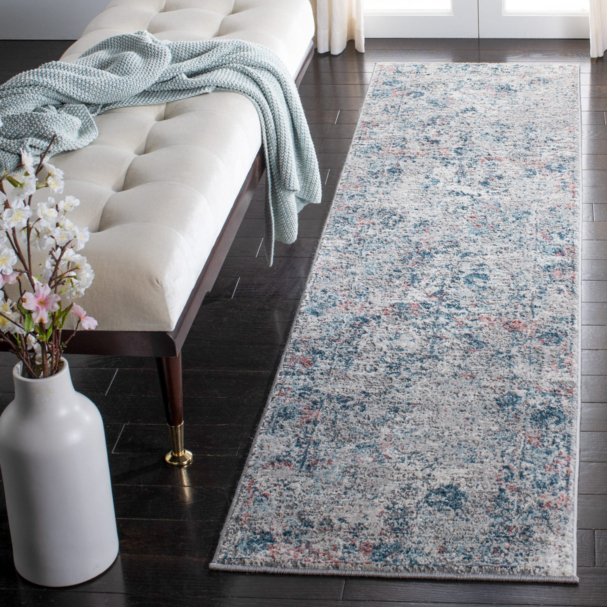 SAFAVIEH Meadow Georgette Modern Abstract Rug