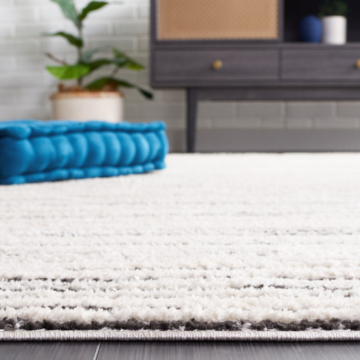 SAFAVIEH Melody Samire Stripe Rug