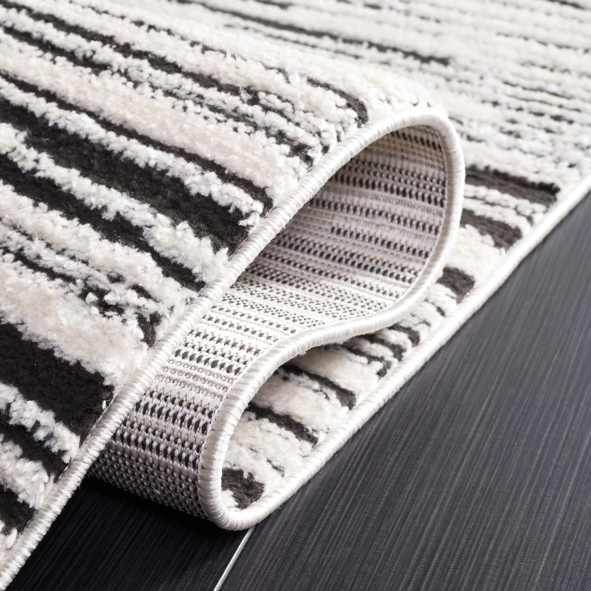 SAFAVIEH Melody Samire Stripe Rug