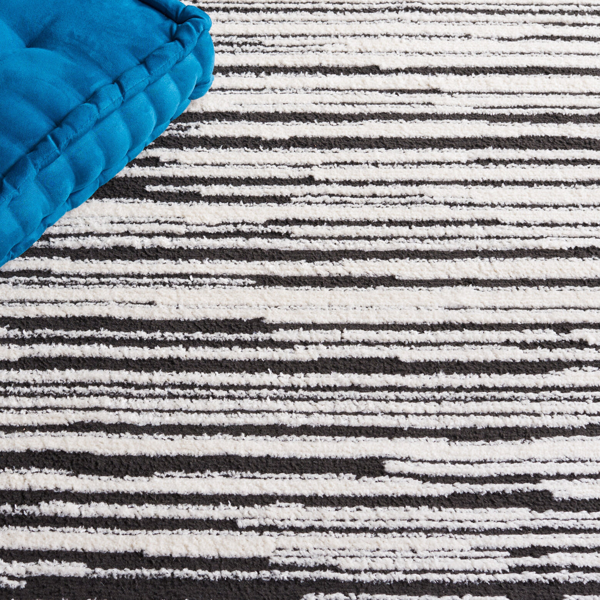 SAFAVIEH Melody Samire Stripe Rug