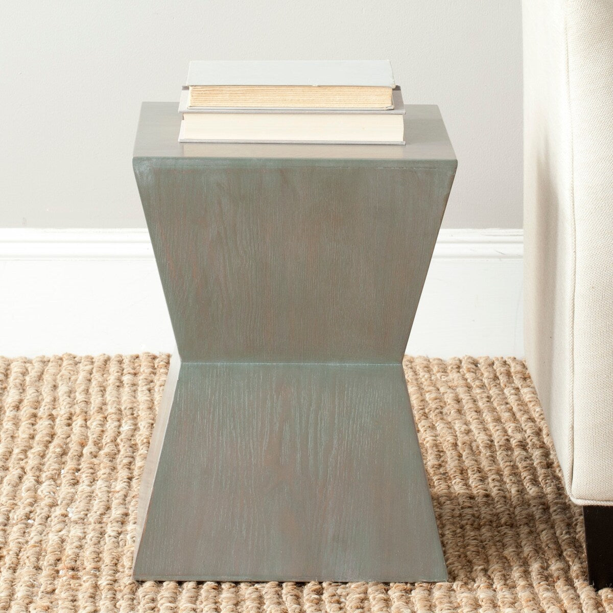 SAFAVIEH Melva Accent Table - 13" x 13" x 17.9" - 13Wx13Dx18H