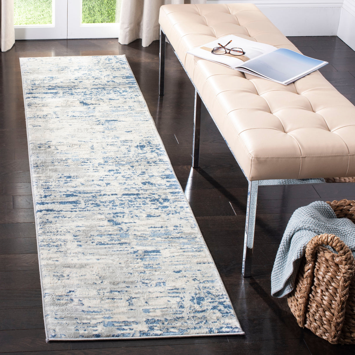 SAFAVIEH Modern Grety Abstract Area Rug