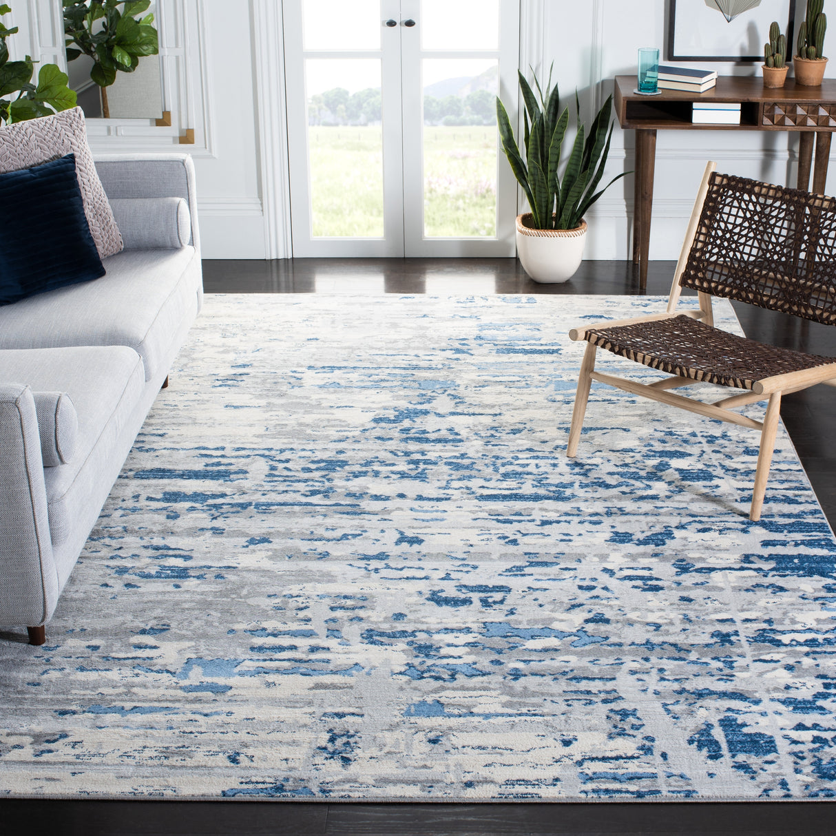 SAFAVIEH Modern Grety Abstract Area Rug