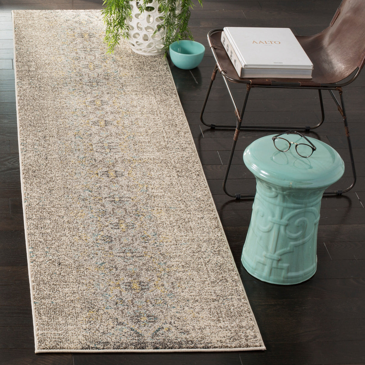 SAFAVIEH Monaco Iginia Distressed Boho Rug