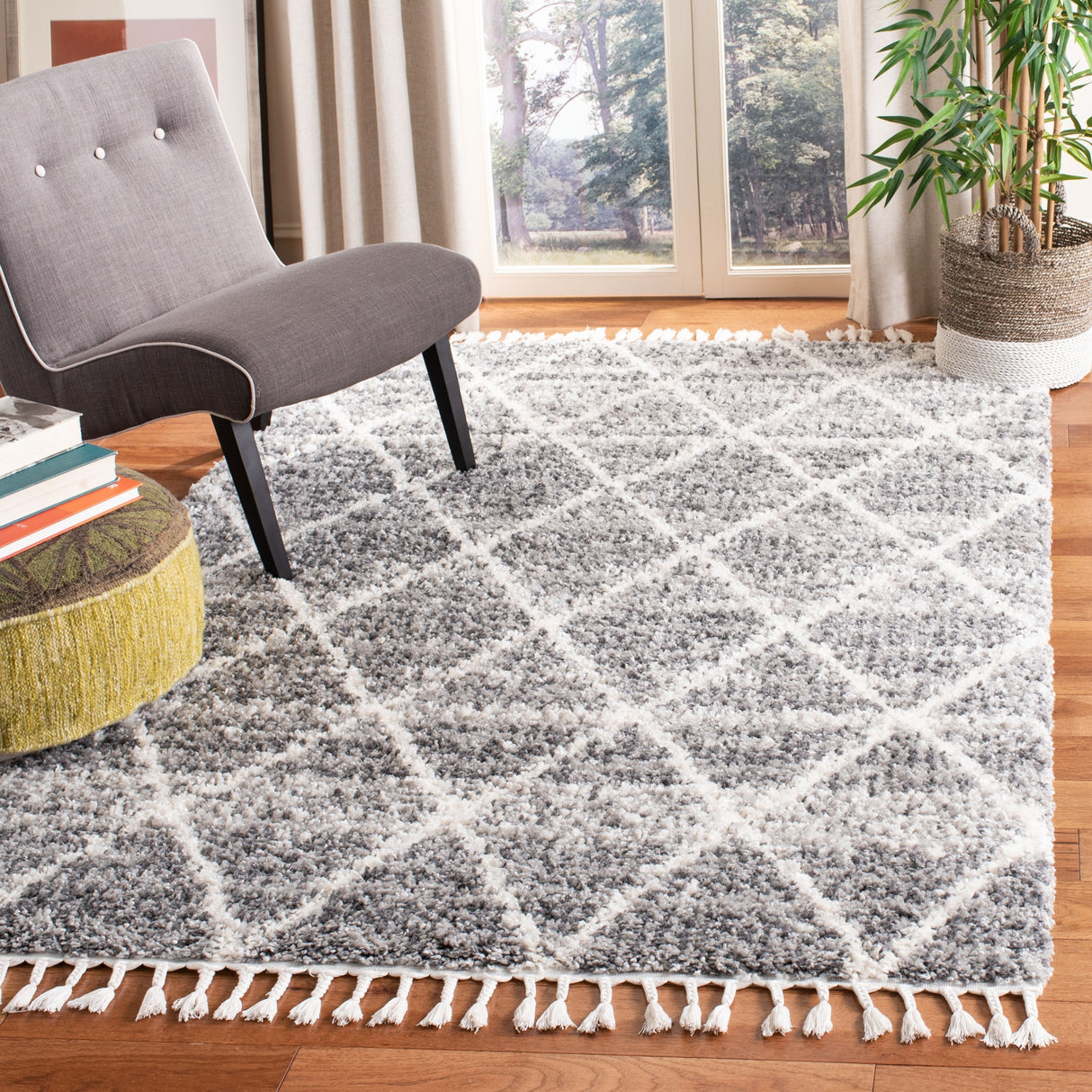 SAFAVIEH Montreal Shag Ceola 2-inch Thick Rug