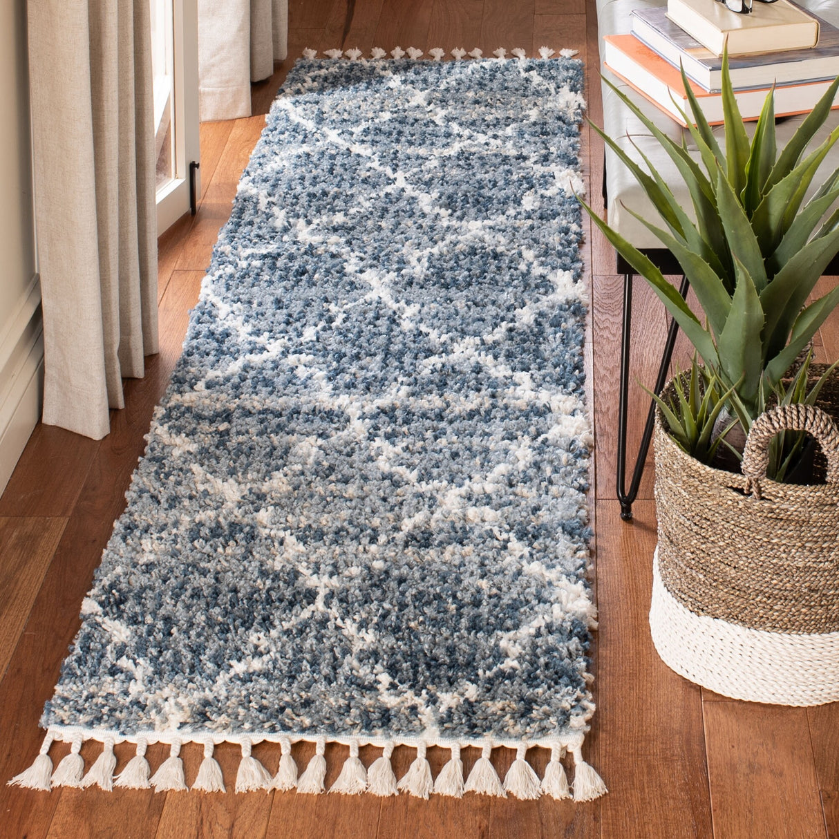 SAFAVIEH Montreal Shag Loyce 2-inch Thick Rug