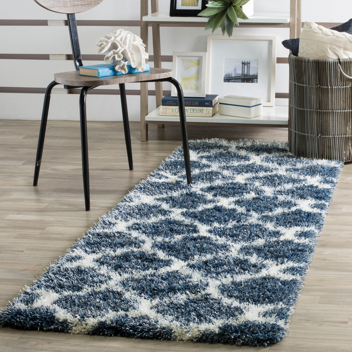 SAFAVIEH Montreal Shag Rosalyn 2-inch Thick Rug