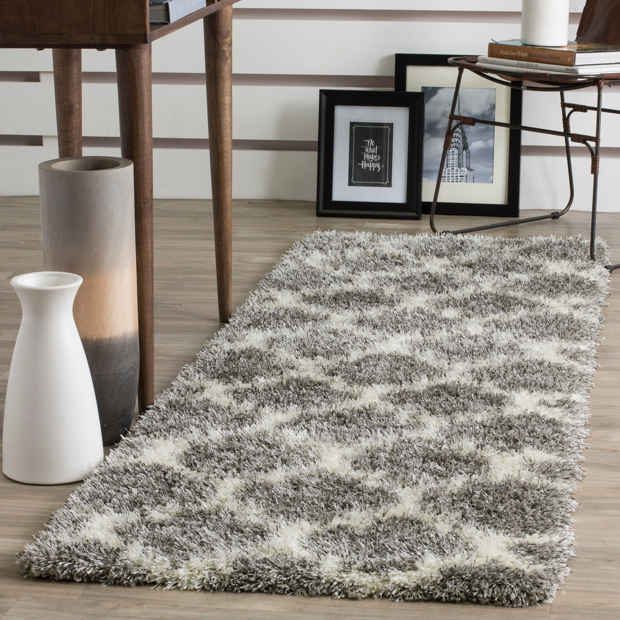 SAFAVIEH Montreal Shag Rosalyn 2-inch Thick Rug