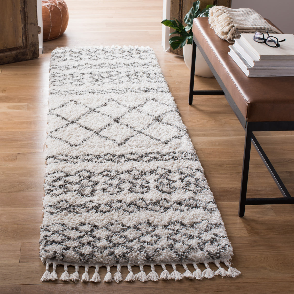 SAFAVIEH Moroccan Fringe Shag Allean 2-inch Thick Rug