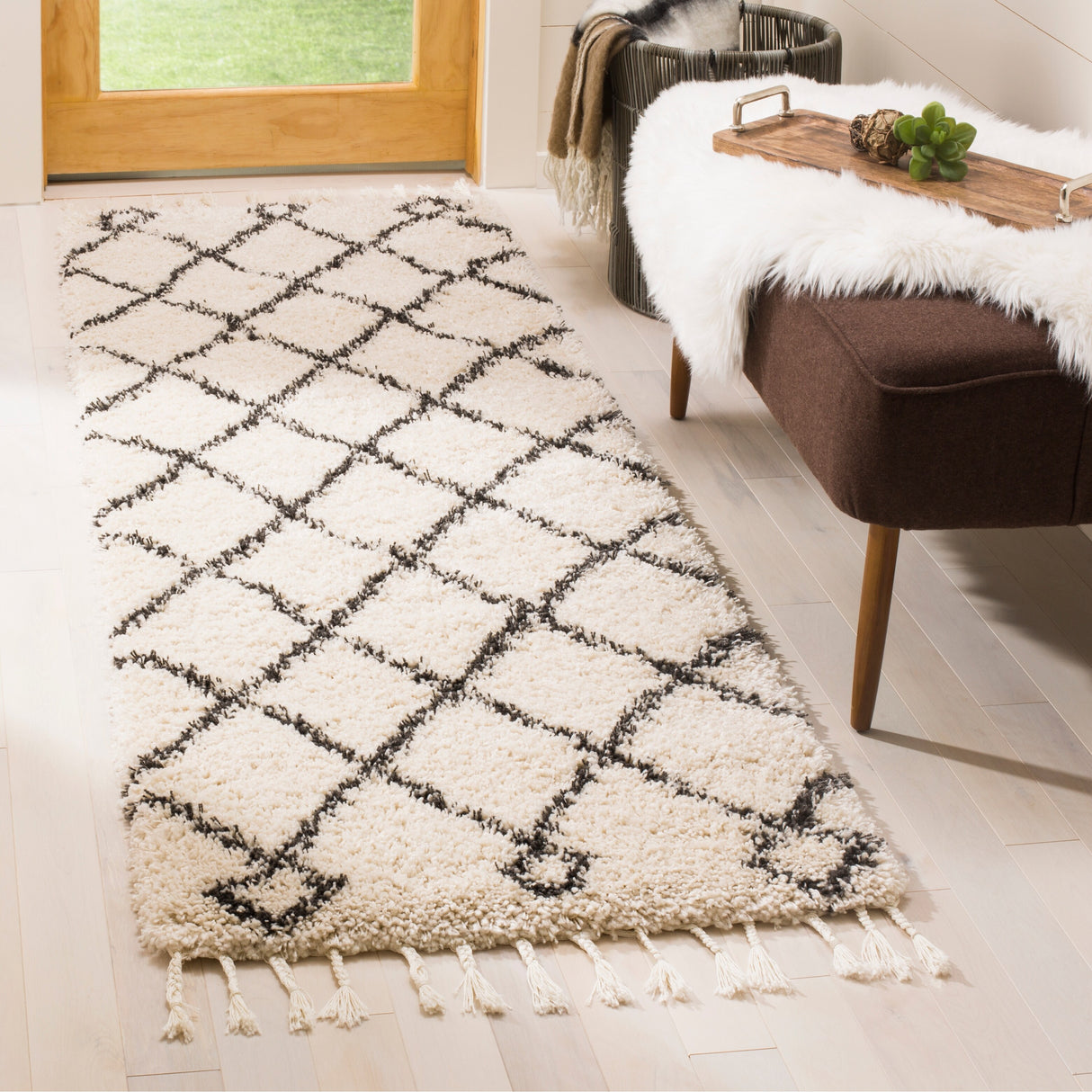 SAFAVIEH Moroccan Fringe Shag Blagorodna 2-inch Thick Rug