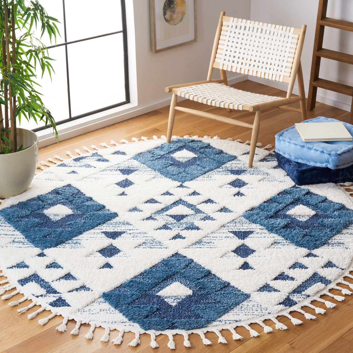 SAFAVIEH Moroccan Tassel Shag Delores 2-inch Thick Rug