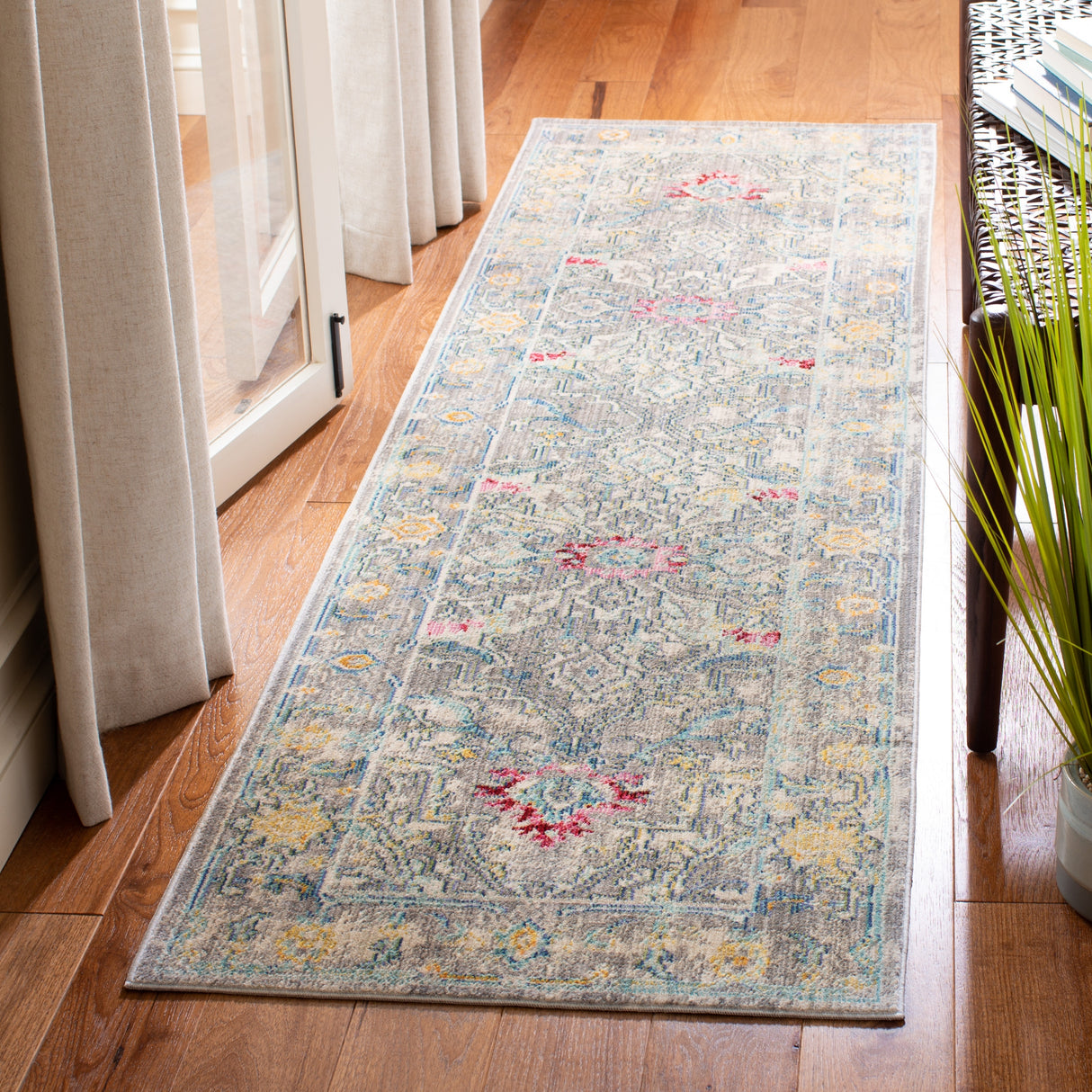 SAFAVIEH Mystique Audrey Oriental Polyester Medallion Rug