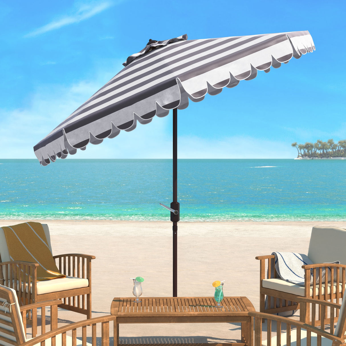 SAFAVIEH Nargiz Single Scallop Striped 9 Ft Crank Umbrella