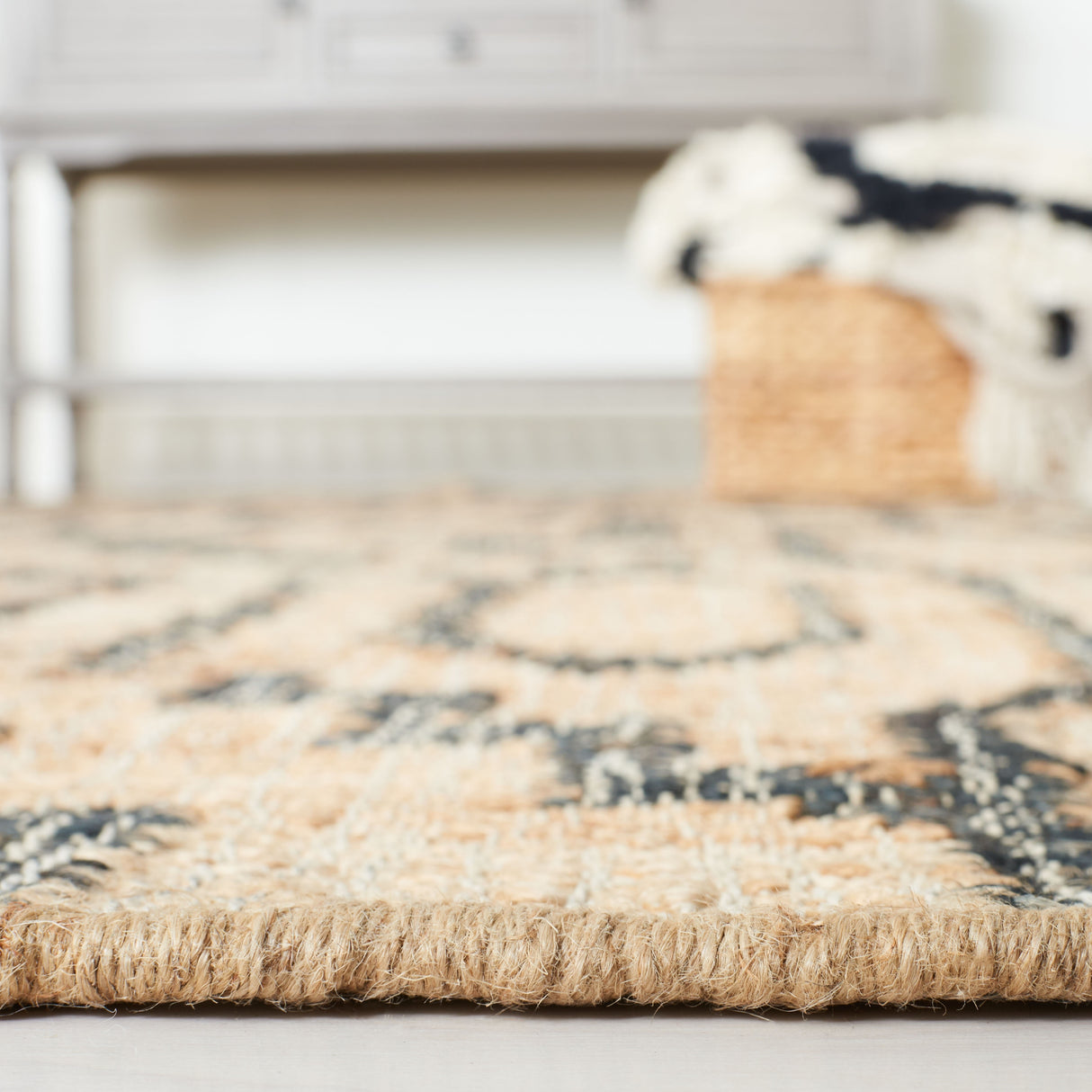 SAFAVIEH Natural Fiber Erla Boho Jute Rug