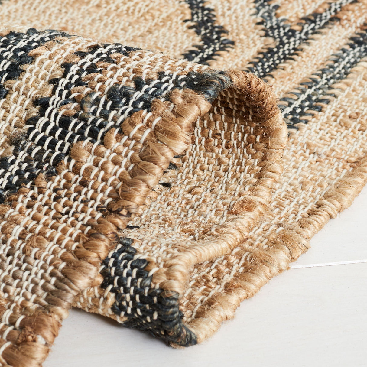 SAFAVIEH Natural Fiber Erla Boho Jute Rug