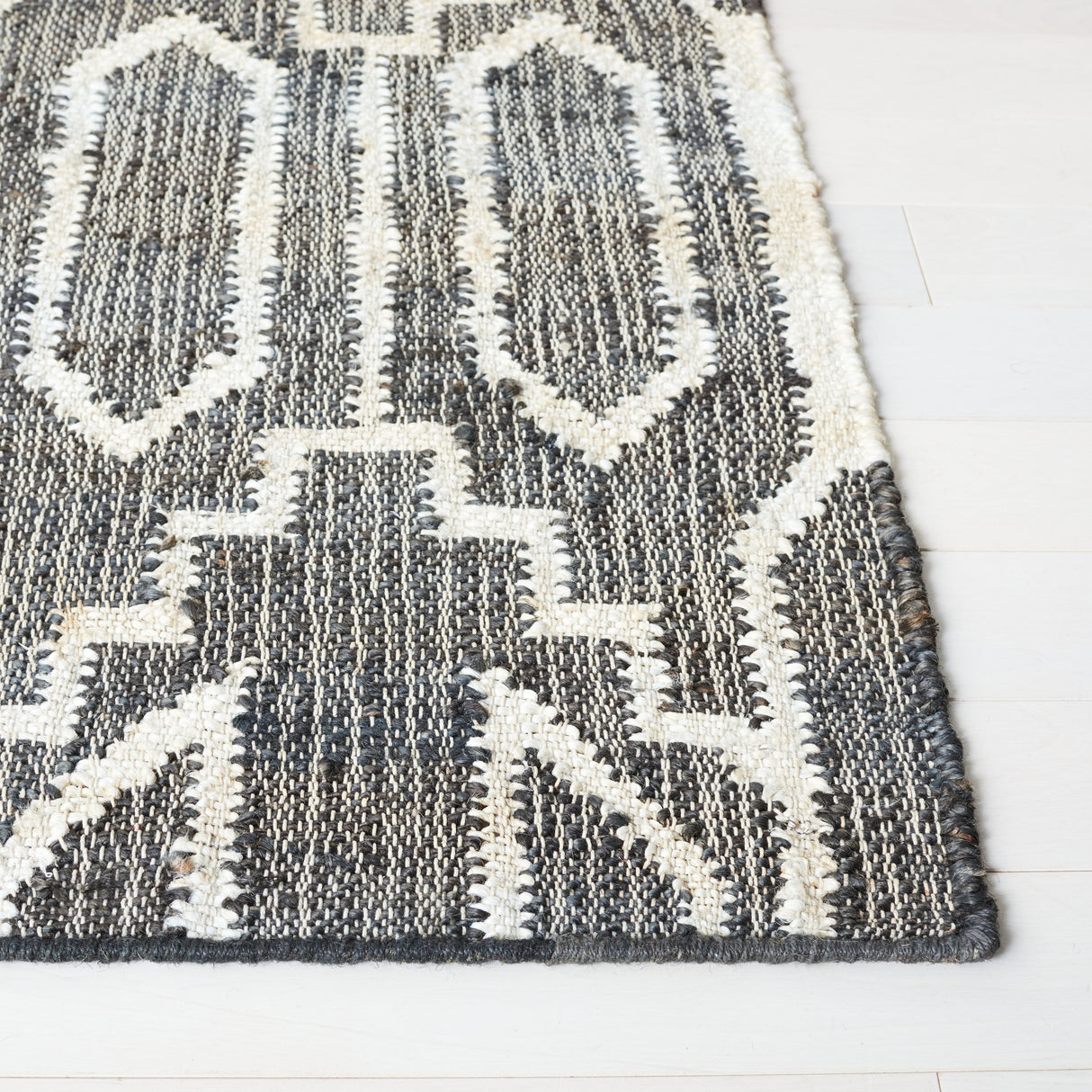 SAFAVIEH Natural Fiber Erla Boho Jute Rug