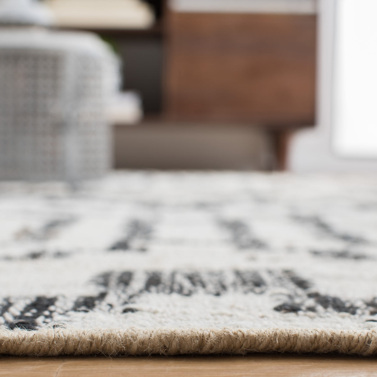 SAFAVIEH Natural Fiber Erla Boho Jute Rug