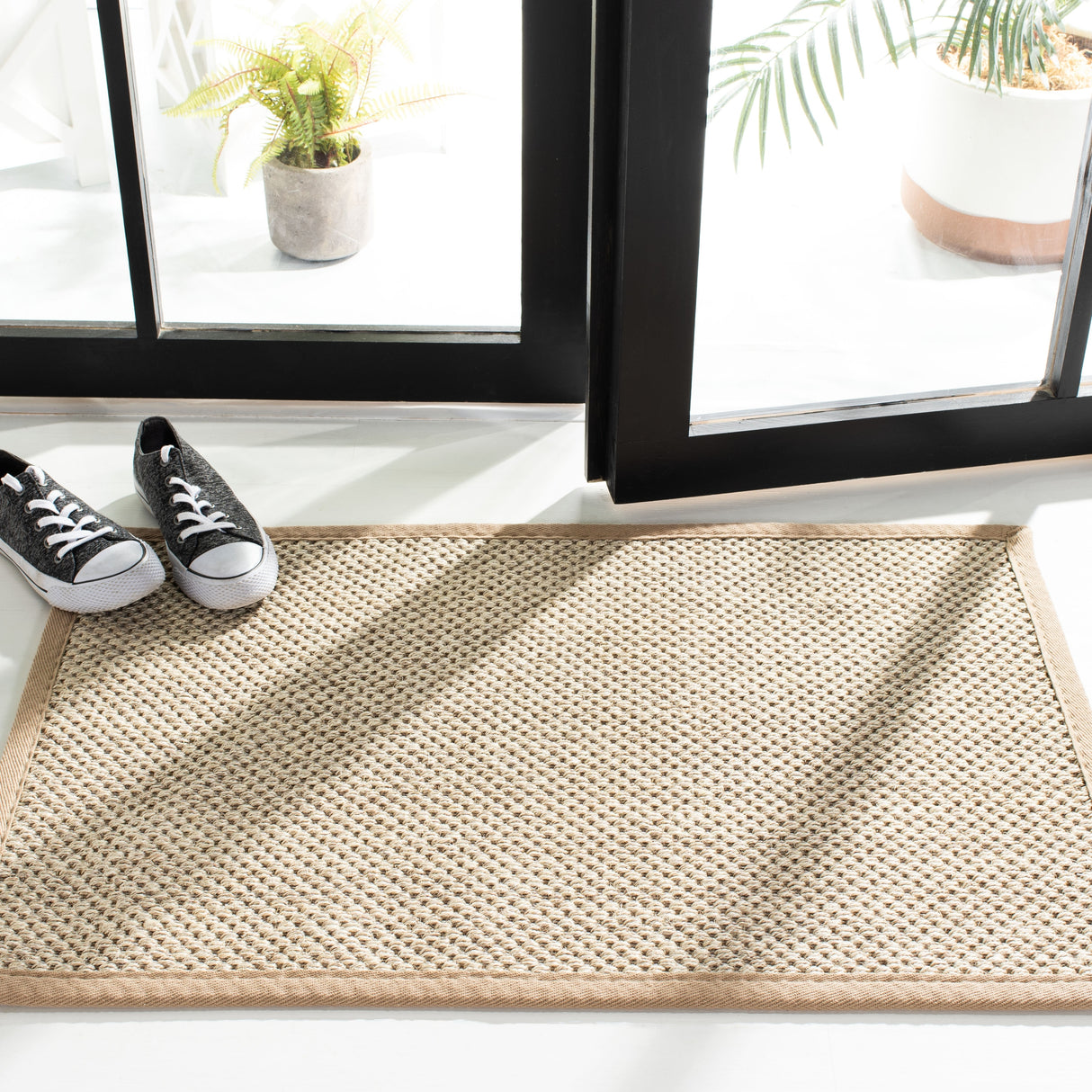 SAFAVIEH Natural Fiber Lorine Casual Border Sisal Rug