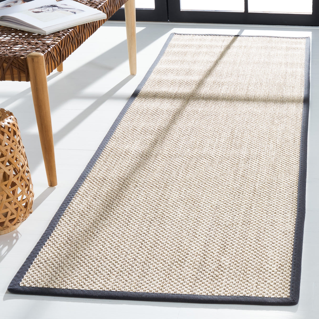 SAFAVIEH Natural Fiber Lorine Casual Border Sisal Rug